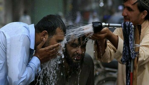 Heatwave wreaks havoc in Karachi, two dead, hundreds affected
