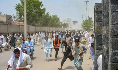 KP CM agrees to present demands of Bannu protestors to Apex Committee