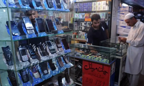 PTA warns mobile phone buyers against duplicate devices