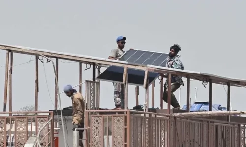 Who is eligible for Sindh&rsquo;s solar system kit distribution