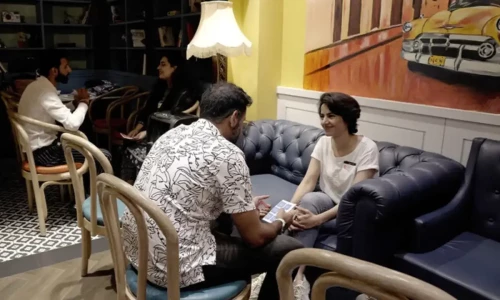 Pakistanis ditch tradition, seek soulmates in person