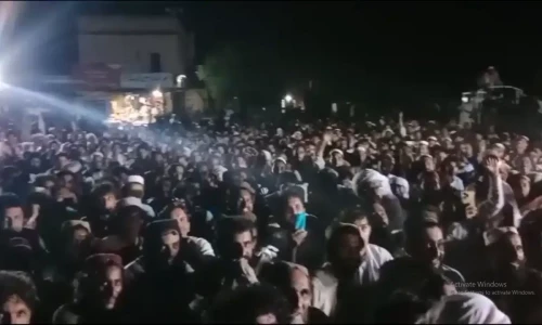 Policemen stage sit-in in KP&rsquo;s Lakki Marwat against terrorist attacks targeting LEAs