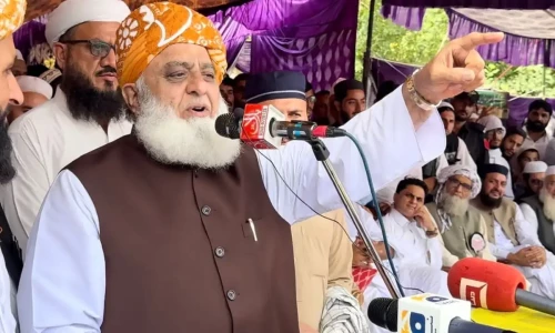 JUI-F refutes Hamid Mir&rsquo;s claim about pressure on Fazl