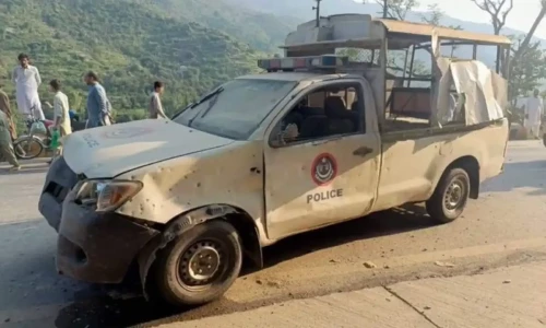 Policeman killed as foreign diplomats&rsquo; convoy attacked in KP&rsquo;s Swat