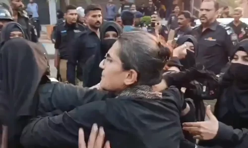 Police clash with marchers from civil society, TLP near Karachi Press Club