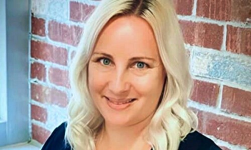 American author Sarah Adams challenges PTI&rsquo;s narrative