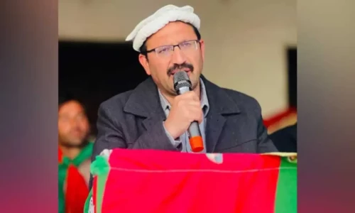 How Junaid Akbar once prompted Imran Khan to leave team