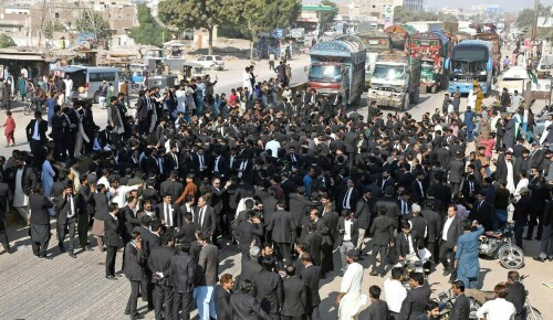 Hyderabad lawyers sit-in on National Highway over FIR against colleague enters second day