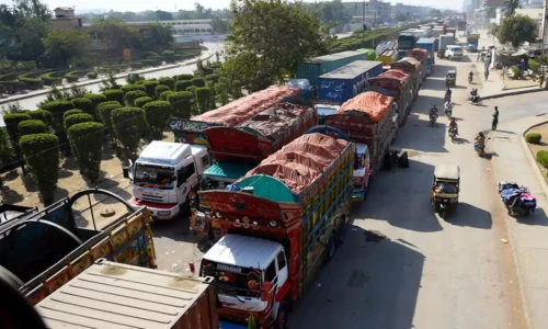 Karachi administration announces specified routes for heavy traffic