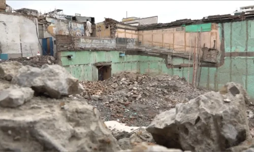 پشاور کا تاریخی سینما ملبے کا ڈھیر بن گیا، جدید بنانے کی کوششیں بھی کام نہ آئیں