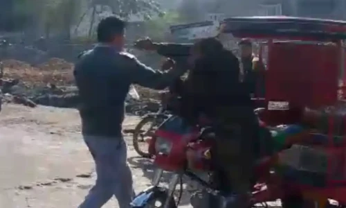 Video shows traffic warden assaulting disabled rickshaw driver in Lahore