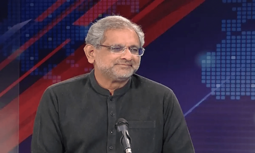 Abbasi urges Imran Khan to change his mindset for country&rsquo;s interest