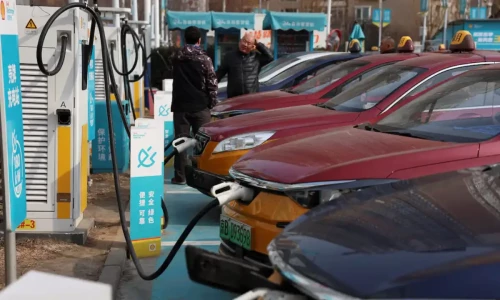 Chinese company to install charging points for EVs across Sindh