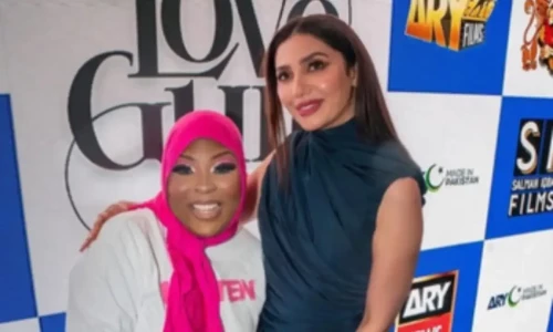 Onija Robinson meets Mahira Khan in New York