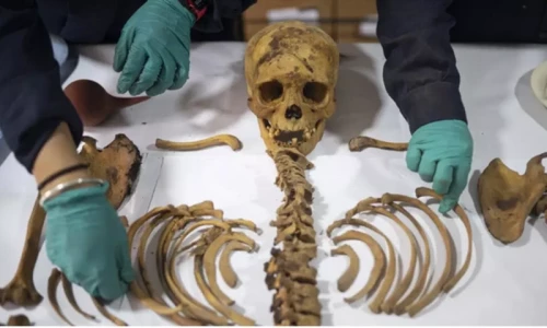 Peru gas workers find thousand-year-old mummy