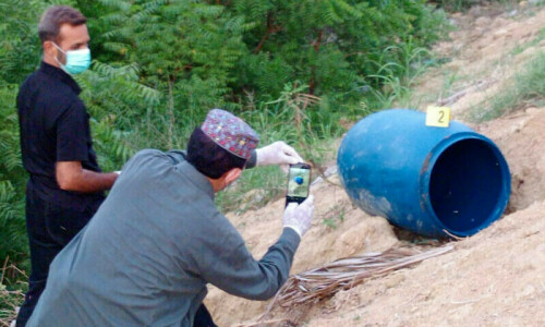 Karachi: Decomposed body of woman discovered abandoned in drum