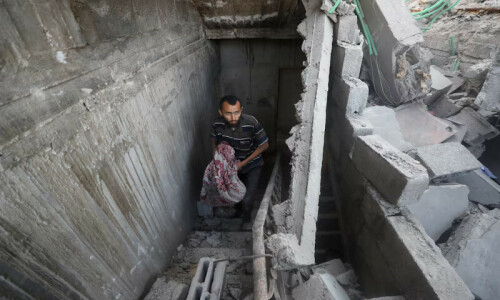 Israeli missile strike hits Gaza children collecting water