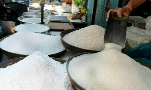 Food department in Peshawar mandates sugar sales at ex-mill rate