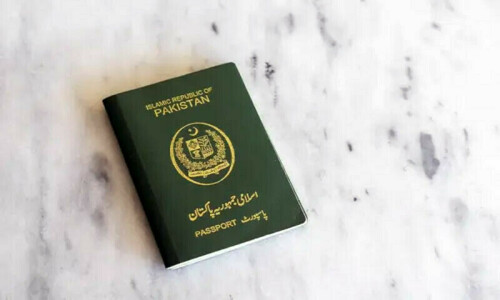 Mother&rsquo;s name to be Included in Pakistani passports