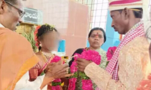 مالک مکان نے کمسن بچی کی شادی 40 سالہ شخص سے کرا دی