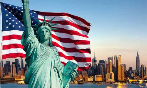 امریکا نے شادی شدہ جوڑوں کیلئے گرین کارڈ قوانین مزید سخت کر دئے، وجہ کیا ہے؟