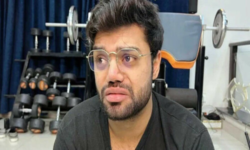 ملک سے فرار کی کوشش ناکام، ڈکی بھائی کو لاہور ایئرپورٹ سے گرفتار کرلیا گیا