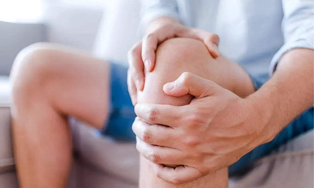 بارش کے موسم میں جوڑوں کے درد سے بچنے کی احتیاطی تدابیر