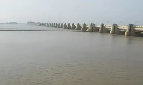 Floodwaters enter Sindh after wreaking havoc in South Punjab