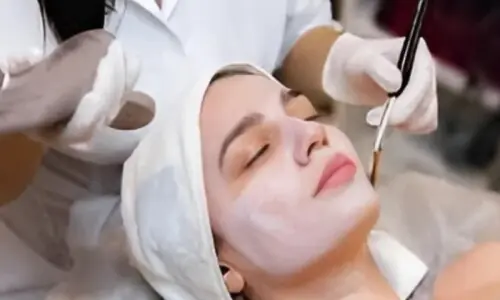 4 قسم کے فیشلز سے دور رہیں ، ڈرماٹولوجسٹ کی وارننگ
