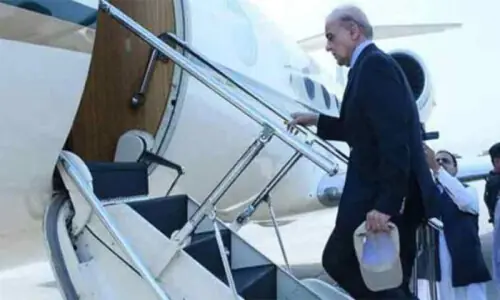 PM Shehbaz leaves New York for London on way back to Pakistan