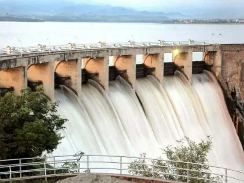 Flash flood alert issued as Mangla Dam nears capacity; villages ordered evacuated