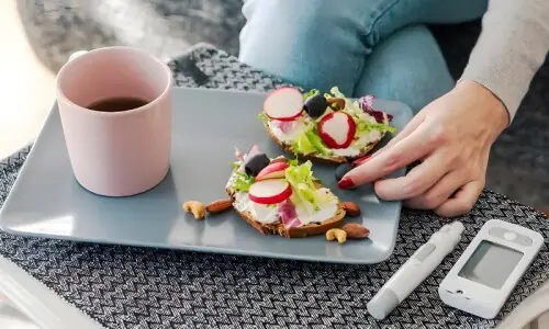 صبح نہار منہ یا ناشتے کے بعد: بلڈ شوگر کب چیک کرنا چاہیے؟
