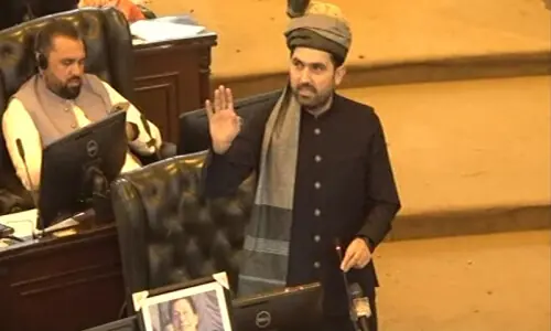 PTI plans court move if governor refuses to swear in CM Afridi