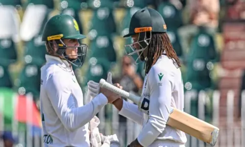 Azhar Mahmood blames batters for defeat against South Africa