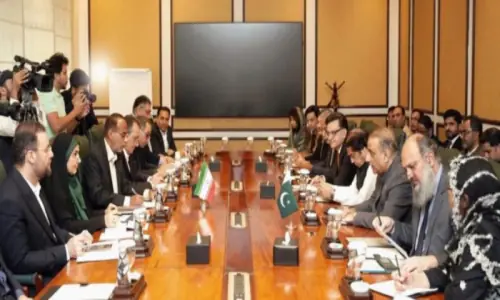 Pakistan, Iran form joint committee to resolve border trade bottlenecks