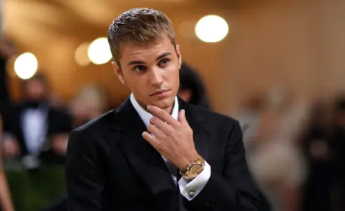 Justin Bieber says even lustful thoughts about other women count as cheating