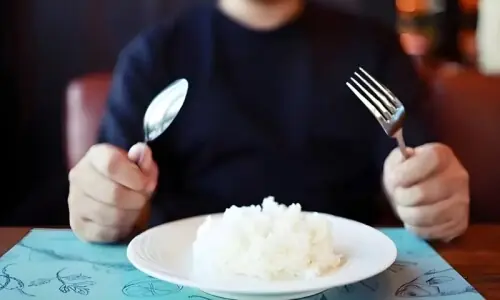 کیا روزانہ چاول کھانے سے ہڈیاں کمزور ہوتی ہیں؟ کیا روزانہ چاول کھانے سے ہڈیاں کمزور ہوتی ہیں؟