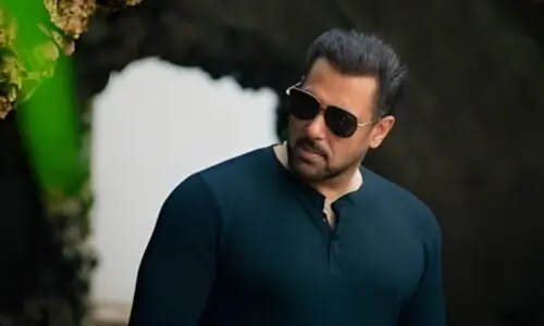 سلمان خان کی شرٹ کے بنا نئی تصویر نے انٹرنیٹ پر آگ لگا دی