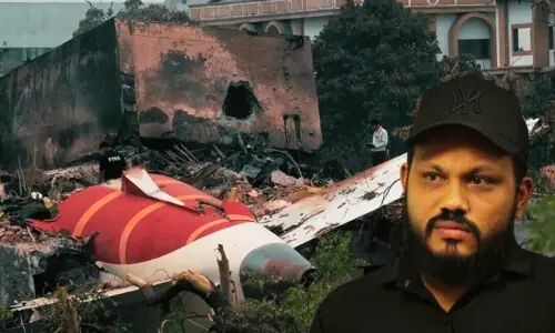 ایئر انڈیا حادثے میں زندہ بچنے والے واحد شخص کی زندگی جہنم ہوگئی ایئر انڈیا حادثے میں زندہ بچنے والے واحد شخص کی زندگی جہنم ہوگئی