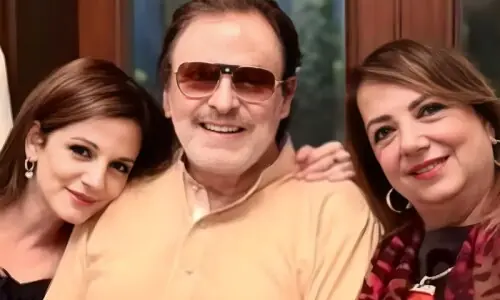 زرین خان کی آخری رسومات ہندو طریقے سے کیوں ادا کی گئیں؟ زرین خان کی آخری رسومات ہندو طریقے سے کیوں ادا کی گئیں؟