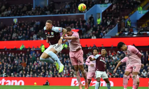 Man City outclass Liverpool to cut Arsenal&rsquo;s lead, Aston Villa on the up