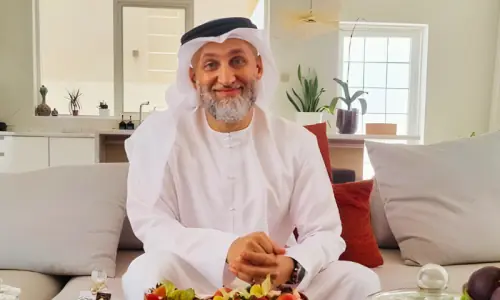 عربی سے نابلد افراد کے لیے اسلام کو آسان کرنے والے اماراتی کانٹنٹ کرئیٹر فارس کون؟ عربی سے نابلد افراد کے لیے اسلام کو آسان کرنے والے اماراتی کانٹنٹ کرئیٹر فارس کون؟