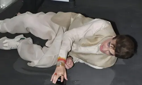 تعزیت پر گئے جیتندر سیڑھیوں سے گر گئے، اب کس حال میں ہیں؟