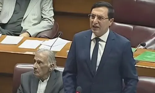 بیرسٹر گوہر کا 27 ویں آئینی ترمیم پر سخت تحفظات کا اظہار، ”باکو ترمیم“ قرار دے دیا