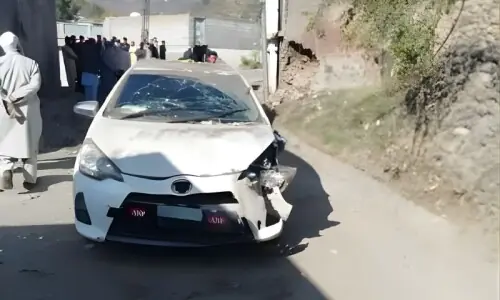 سوات میں سڑک کنارے بم دھماکا، اے این پی رہنما بال بال بچ گئے