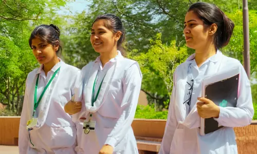 سعودی عرب میں پاکستانی نرسوں کے لیے نوکریاں، تنخواہ کتنی؟