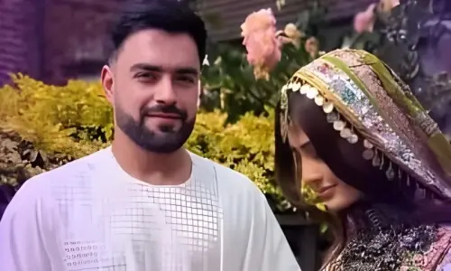 راشد خان کی دوسری اہلیہ کون؟ مداحوں نے تصاویر کھود نکالیں