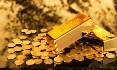 پاکستان میں فی تولہ سونا مزید 8300 روپے مہنگا، نئی قیمت نے ہوش اُڑا دیے