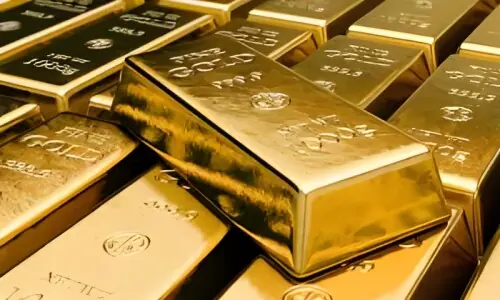 سونا پھر ہزاروں روپے سستا، فی تولہ قیمت کیا ہوگئی؟