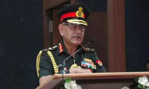 بھارتی فوج کے سربراہ اپنی دفاعی صنعت پر برس پڑے